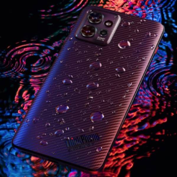 Motorola ThinkPhone Resistant to dust and water splashes